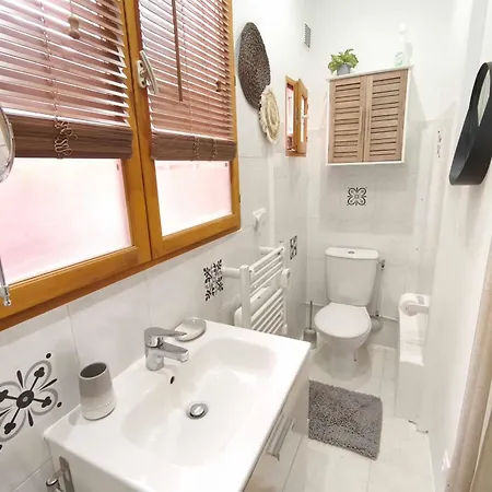 Apartment 1 Bedroom Near The