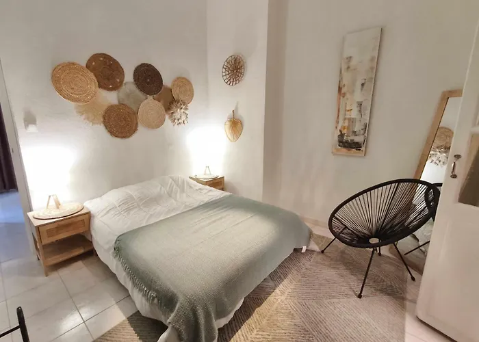 1 Bedroom Near The 아파트